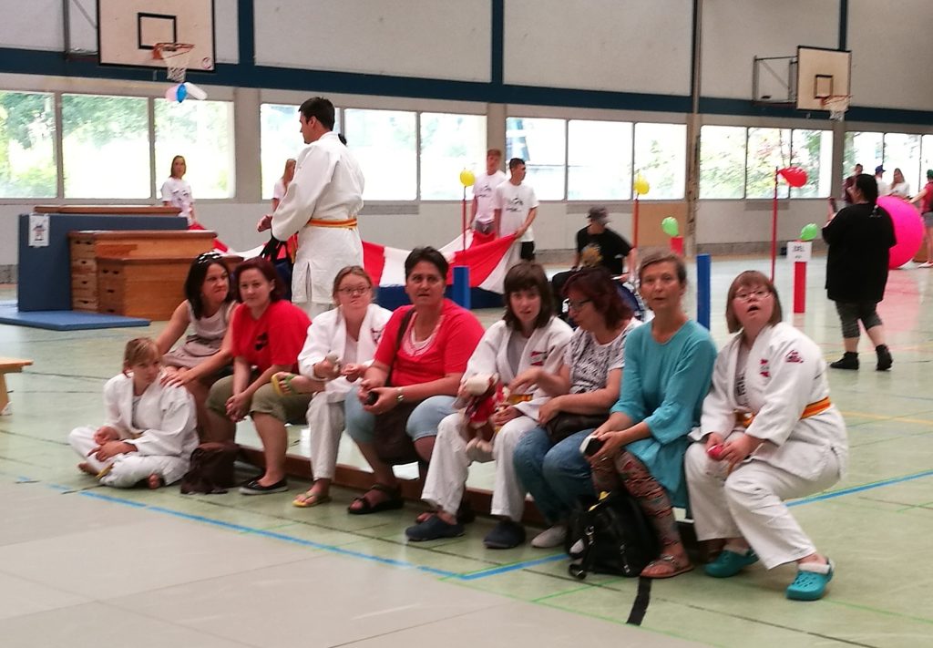 2017 07 09 Gruppenbild der Betreuer und Judoka